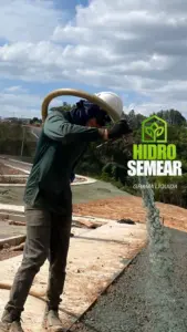 aplicação de hidrossemeadura